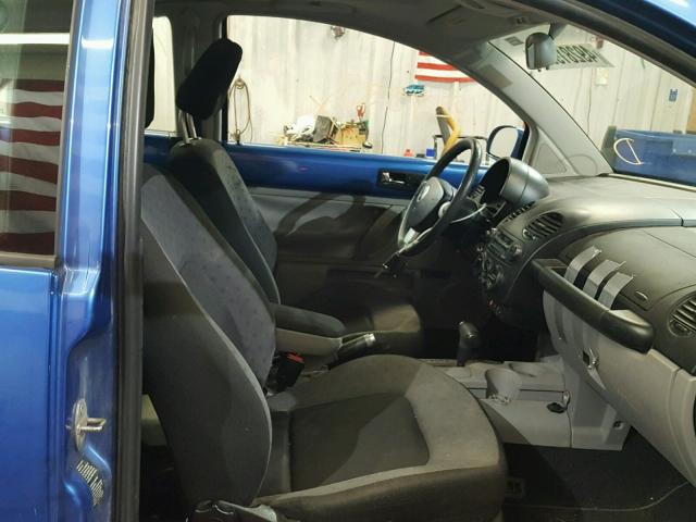 3VWCK21C41M430203 - 2001 VOLKSWAGEN NEW BEETLE 蓝色 照片 5