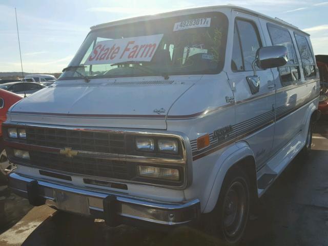 1GBEG25K3SF123934 - 1995 CHEVROLET G20 WHITE photo 2