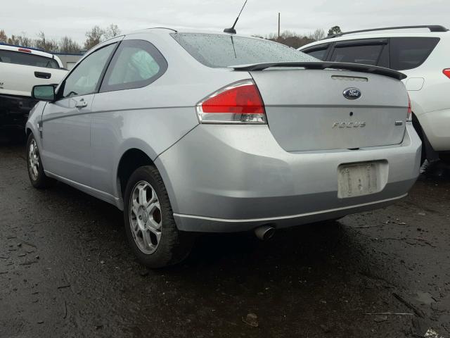 1FAHP33N58W121550 - 2008 FORD FOCUS SE SILVER photo 3