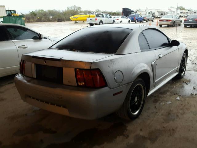 1FAFP4048XF215817 - 1999 FORD MUSTANG SILVER photo 4