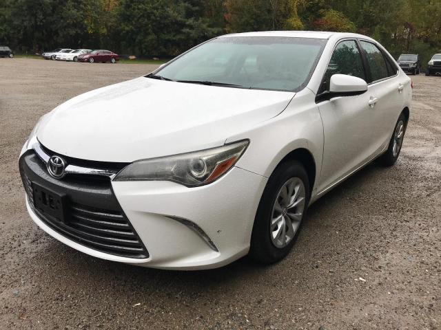 4T1BF1FK6GU507134 - 2016 TOYOTA CAMRY LE 白色 照片 2