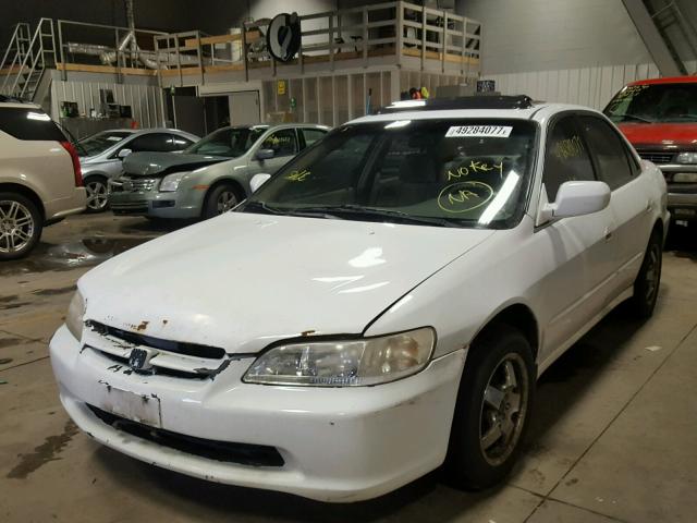 1HGCG5659YA133789 - 2000 HONDA ACCORD EX WHITE photo 2