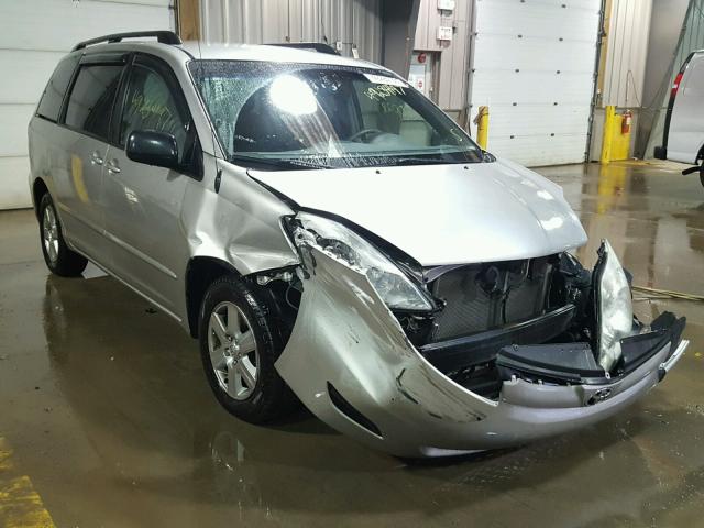 5TDZK23CX8S124126 - 2008 TOYOTA SIENNA CE SILVER photo 1