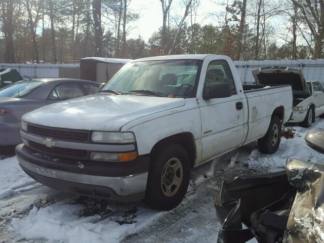 1GCEC14W02Z106156 - 2002 CHEVROLET SILVERADO WHITE photo 2