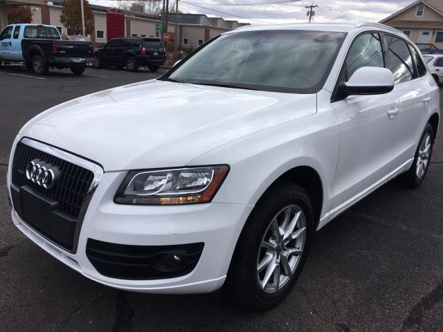 WA1CFAFP2BA057006 - 2011 AUDI Q5 PREMIUM WHITE photo 2