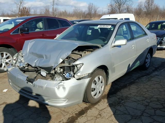 4T1BE32K03U141752 - 2003 TOYOTA CAMRY LE ვერცხლისფერი ფოტო 2