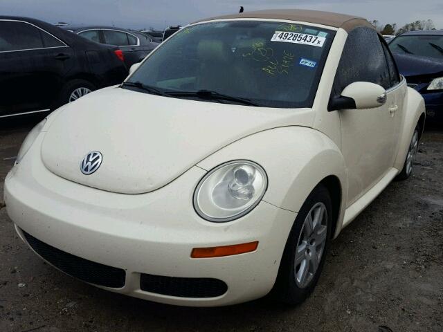 3VWPF31Y87M421584 - 2007 VOLKSWAGEN NEW BEETLE CREAM photo 2