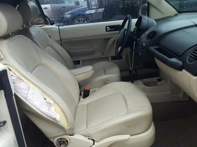 3VWPF31Y87M421584 - 2007 VOLKSWAGEN NEW BEETLE კრემისფერი ფოტო 5