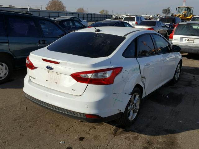 1FADP3F27DL309756 - 2013 FORD FOCUS SE WHITE photo 4