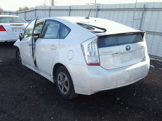 JTDKN3DU0A0055946 - 2010 TOYOTA PRIUS WHITE photo 3