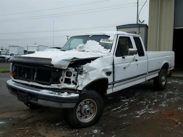 1FTHX26F5TEA40703 - 1996 FORD F250 WHITE photo 2