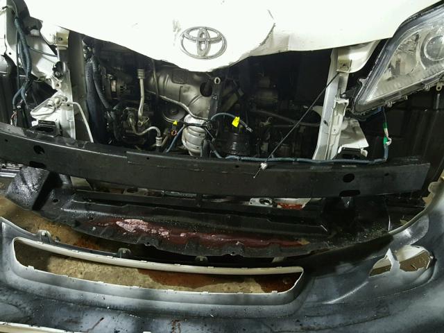 5TDKK3DC7ES490093 - 2014 TOYOTA SIENNA LE WHITE photo 9