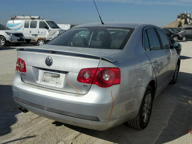 3VWEG71K77M132851 - 2007 VOLKSWAGEN JETTA WOLF SILVER photo 4