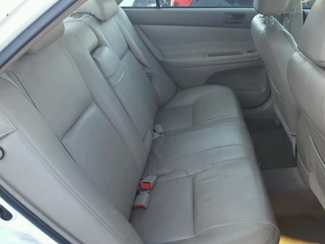 4T1BF32KX4U081980 - 2004 TOYOTA CAMRY LE თეთრი ფოტო 6