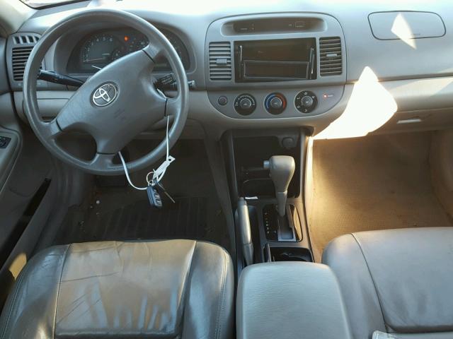 4T1BF32KX4U081980 - 2004 TOYOTA CAMRY LE თეთრი ფოტო 9