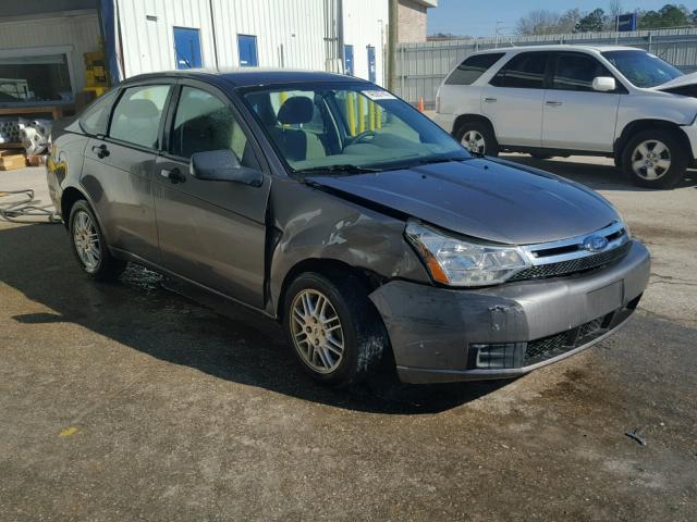 1FAHP3FNXAW152715 - 2010 FORD FOCUS SE GRAY photo 1