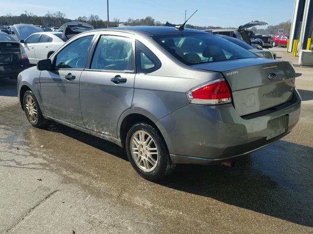 1FAHP3FNXAW152715 - 2010 FORD FOCUS SE GRAY photo 3