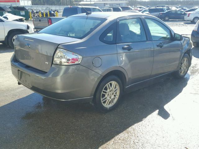 1FAHP3FNXAW152715 - 2010 FORD FOCUS SE GRAY photo 4