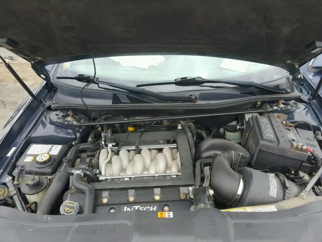 1LNHM97V52Y640542 - 2002 LINCOLN CONTINENTA BLUE photo 7