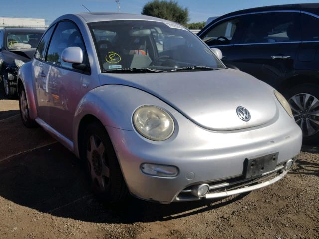 3VWCC21C7YM474137 - 2000 VOLKSWAGEN NEW BEETLE 银色 照片 1