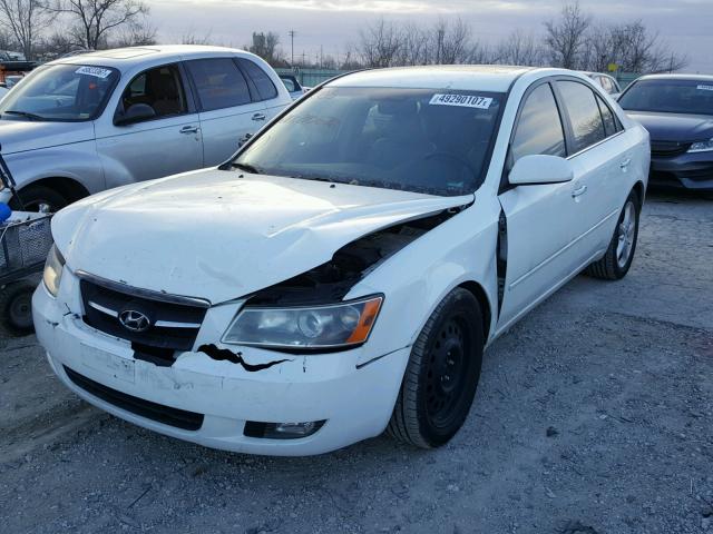 5NPEU46F67H210676 - 2007 HYUNDAI SONATA WHITE photo 2