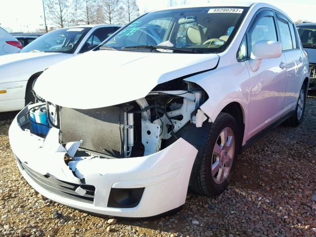 3N1BC13E49L415645 - 2009 NISSAN VERSA S WHITE photo 2