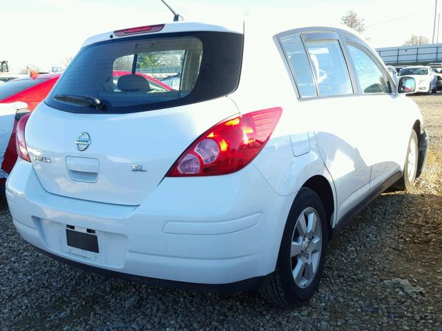 3N1BC13E49L415645 - 2009 NISSAN VERSA S WHITE photo 4