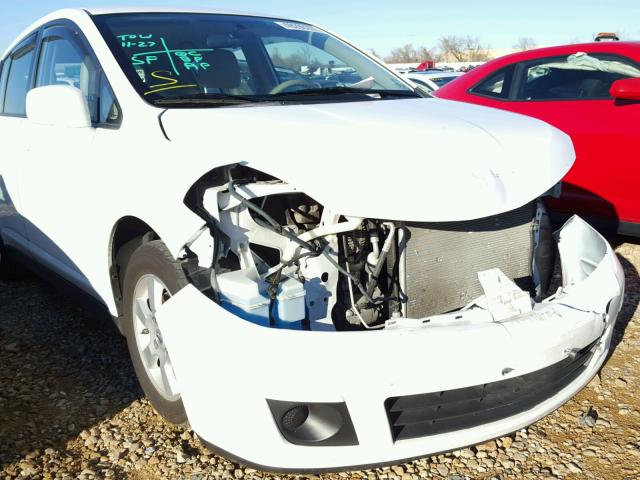 3N1BC13E49L415645 - 2009 NISSAN VERSA S WHITE photo 9