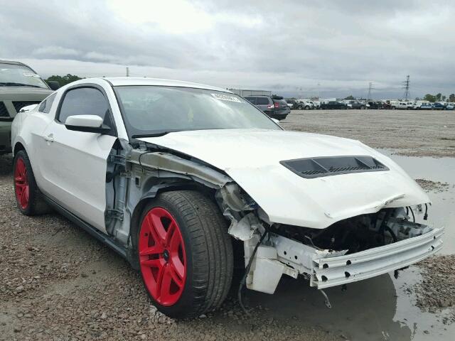 1ZVBP8JS4A5148849 - 2010 FORD MUSTANG SH WHITE photo 1