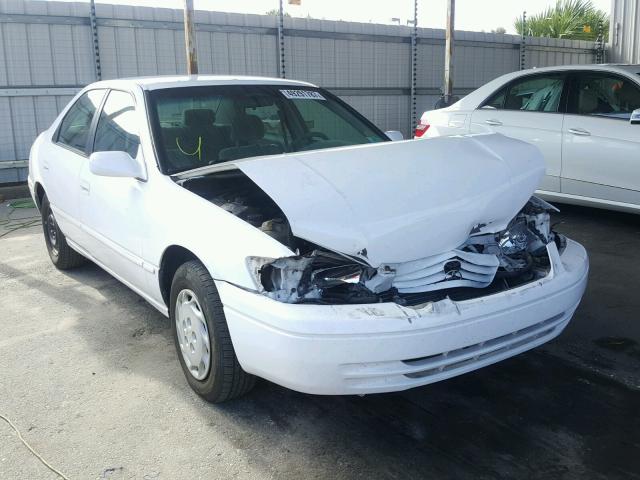 4T1BG22K8XU917930 - 1999 TOYOTA CAMRY CE WHITE photo 1