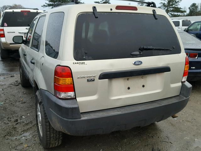 1FMCU93164KB06307 - 2004 FORD ESCAPE XLT GOLD photo 3