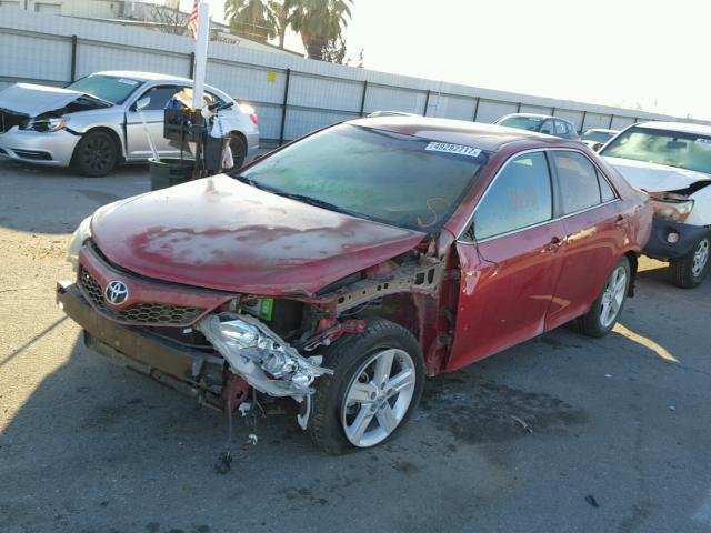 4T1BF1FK8DU642899 - 2013 TOYOTA CAMRY L RED photo 2