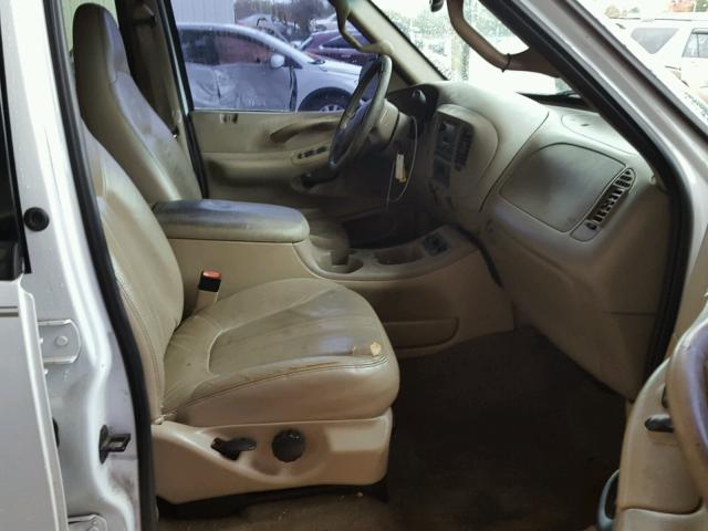 1FMRU17W52LA34881 - 2002 FORD EXPEDITION WHITE photo 5