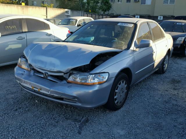 1HGCG56432A136217 - 2002 HONDA ACCORD LX SILVER photo 2