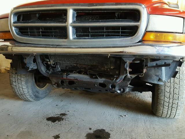 1B7GG2AN81S104693 - 2001 DODGE DAKOTA QUA RED photo 9