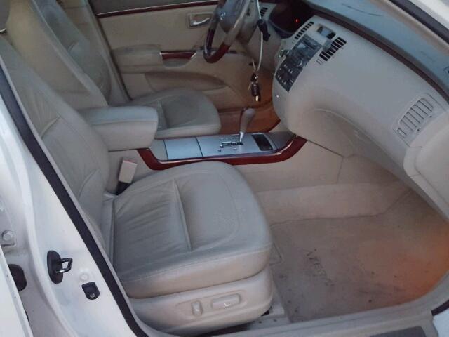 KMHFC46F26A105559 - 2006 HYUNDAI AZERA SE WHITE photo 5