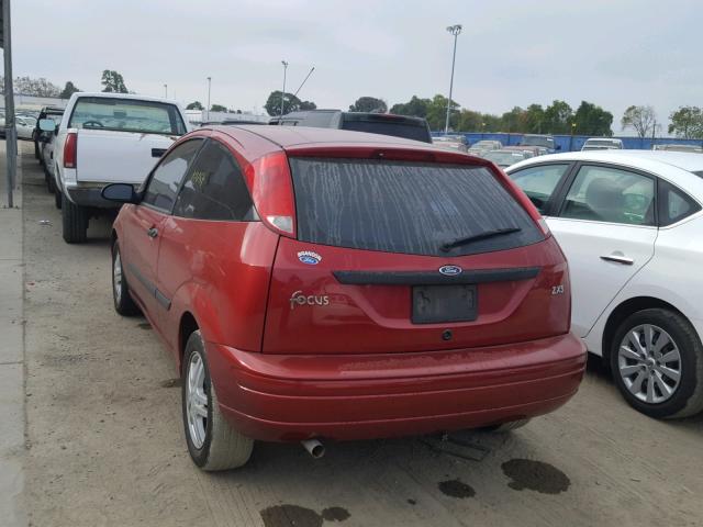 3FAFP31394R119225 - 2004 FORD FOCUS ZX3 RED photo 3