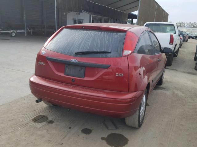 3FAFP31394R119225 - 2004 FORD FOCUS ZX3 RED photo 4