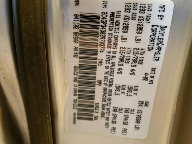 2C4GP34382R703774 - 2002 CHRYSLER TOWN & COU SILVER photo 10