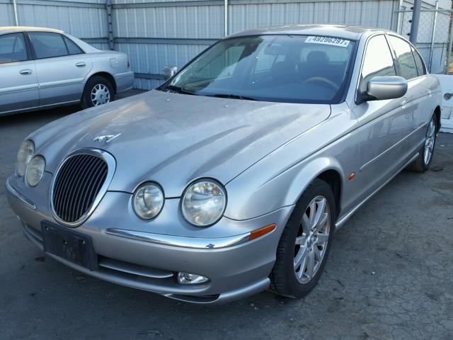 SAJDA01C9YFL17793 - 2000 JAGUAR S-TYPE SILVER photo 2