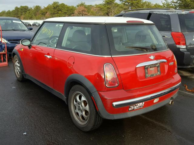 WMWRC33463TE18984 - 2003 MINI COOPER RED photo 3