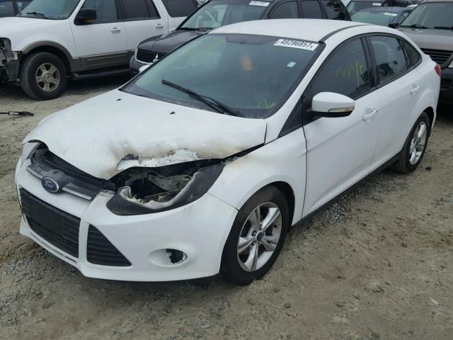 1FADP3F28EL242103 - 2014 FORD FOCUS SE WHITE photo 2