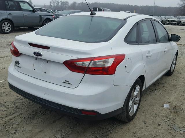 1FADP3F28EL242103 - 2014 FORD FOCUS SE WHITE photo 4