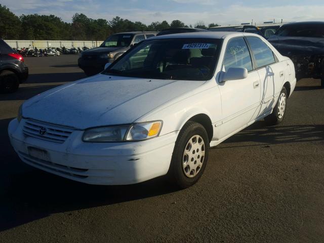 4T1BG22K8XU417153 - 1999 TOYOTA CAMRY CE WHITE photo 2