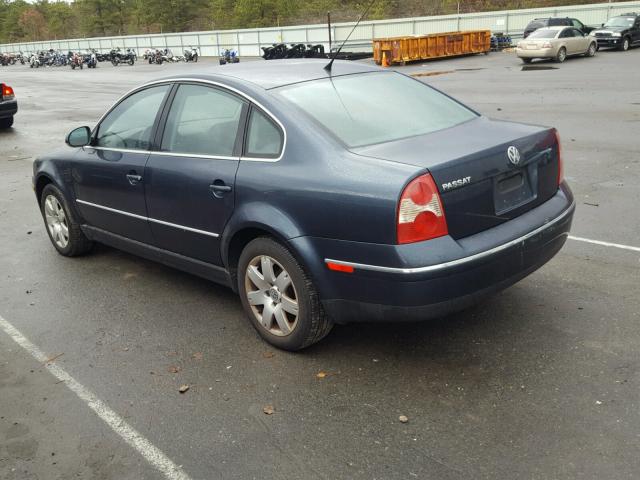 WVWAD63B85E048557 - 2005 VOLKSWAGEN PASSAT GLS BLUE photo 3