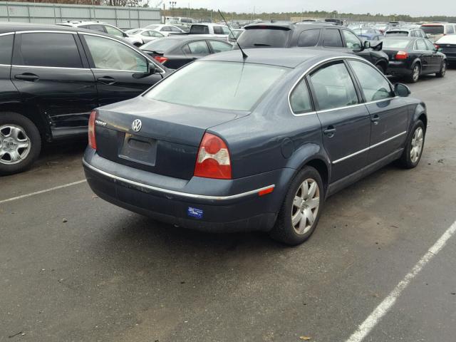 WVWAD63B85E048557 - 2005 VOLKSWAGEN PASSAT GLS BLUE photo 4