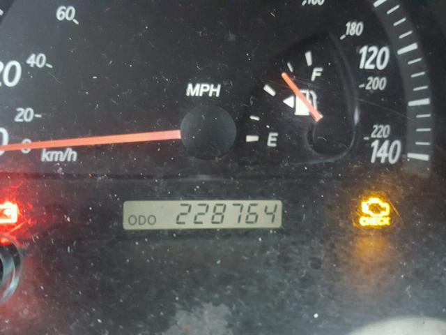 4T1BE32K74U833881 - 2004 TOYOTA CAMRY LE 银色 照片 8