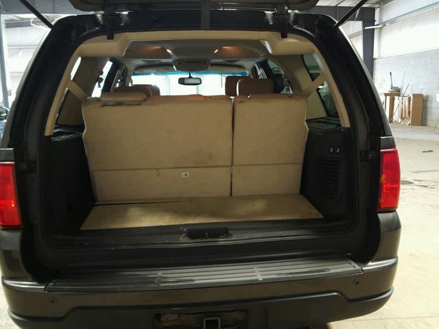 5LMFU28505LJ15173 - 2005 LINCOLN NAVIGATOR GRAY photo 9