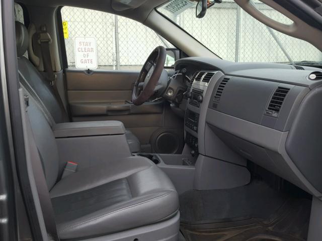 1D4HB58N95F526208 - 2005 DODGE DURANGO LI GRAY photo 5