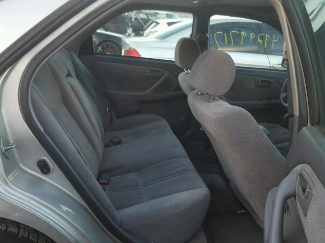 4T1BF22K01U117391 - 2001 TOYOTA CAMRY LE ვერცხლისფერი ფოტო 6